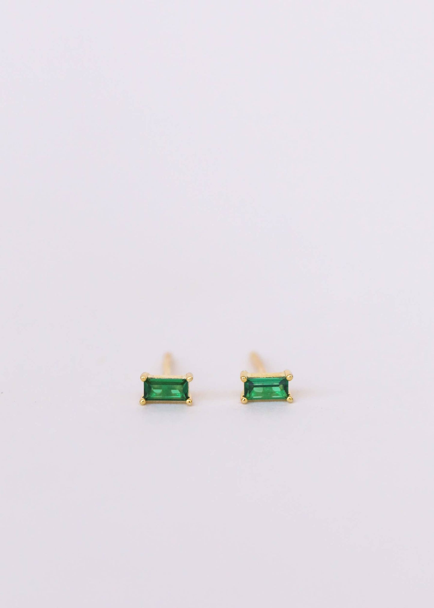 JaxKelly - Baguette - Emerald - Gold Earrings