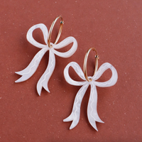 W & M - Bow Hoops in Cream