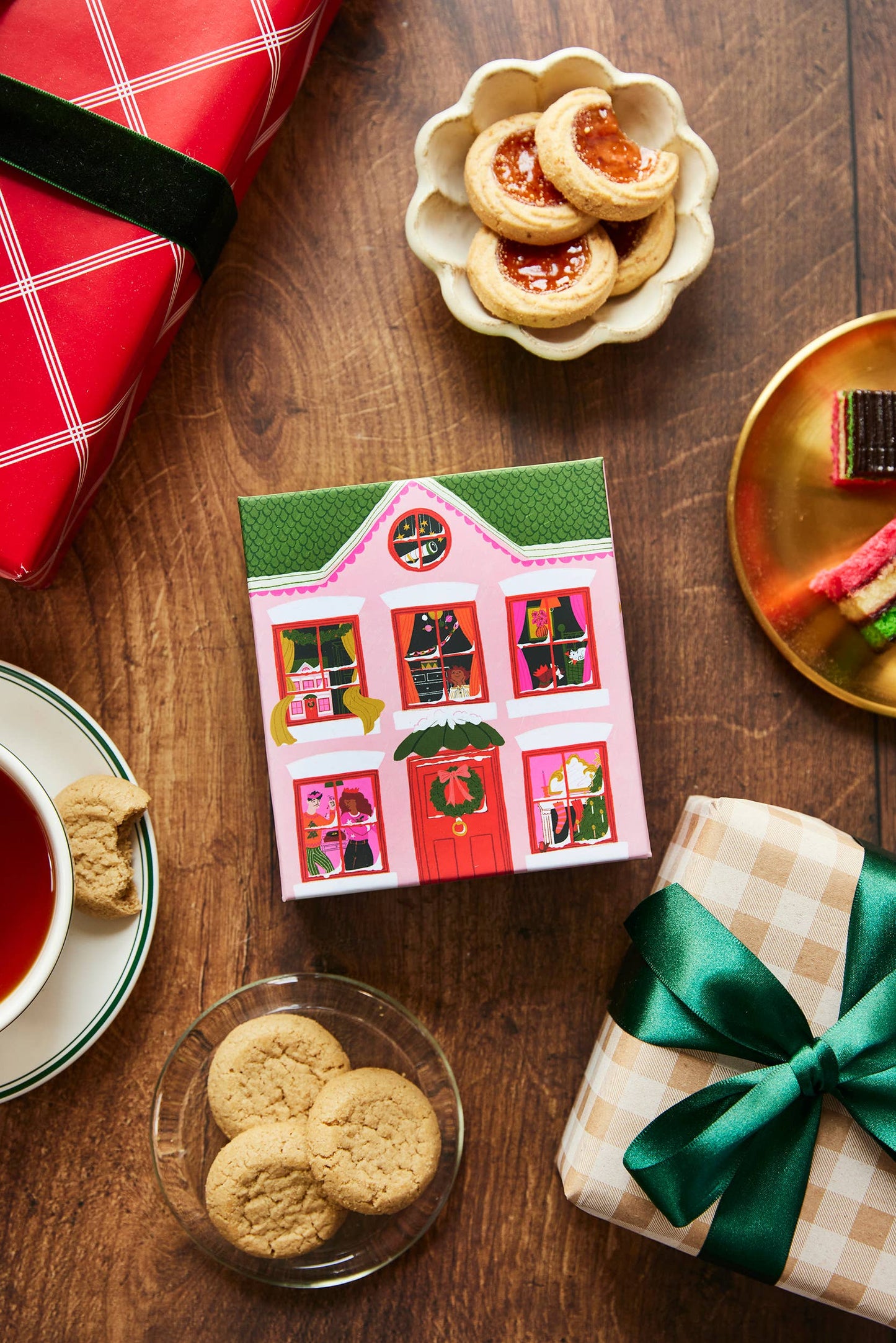 Ordinary Habit - Christmas Eve 100 Piece Puzzle