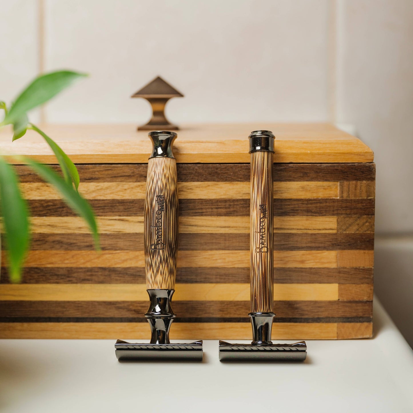 Bamboo Switch - Bamboo Stainless Steel Safety Razor | Faire Market : Curved Handle