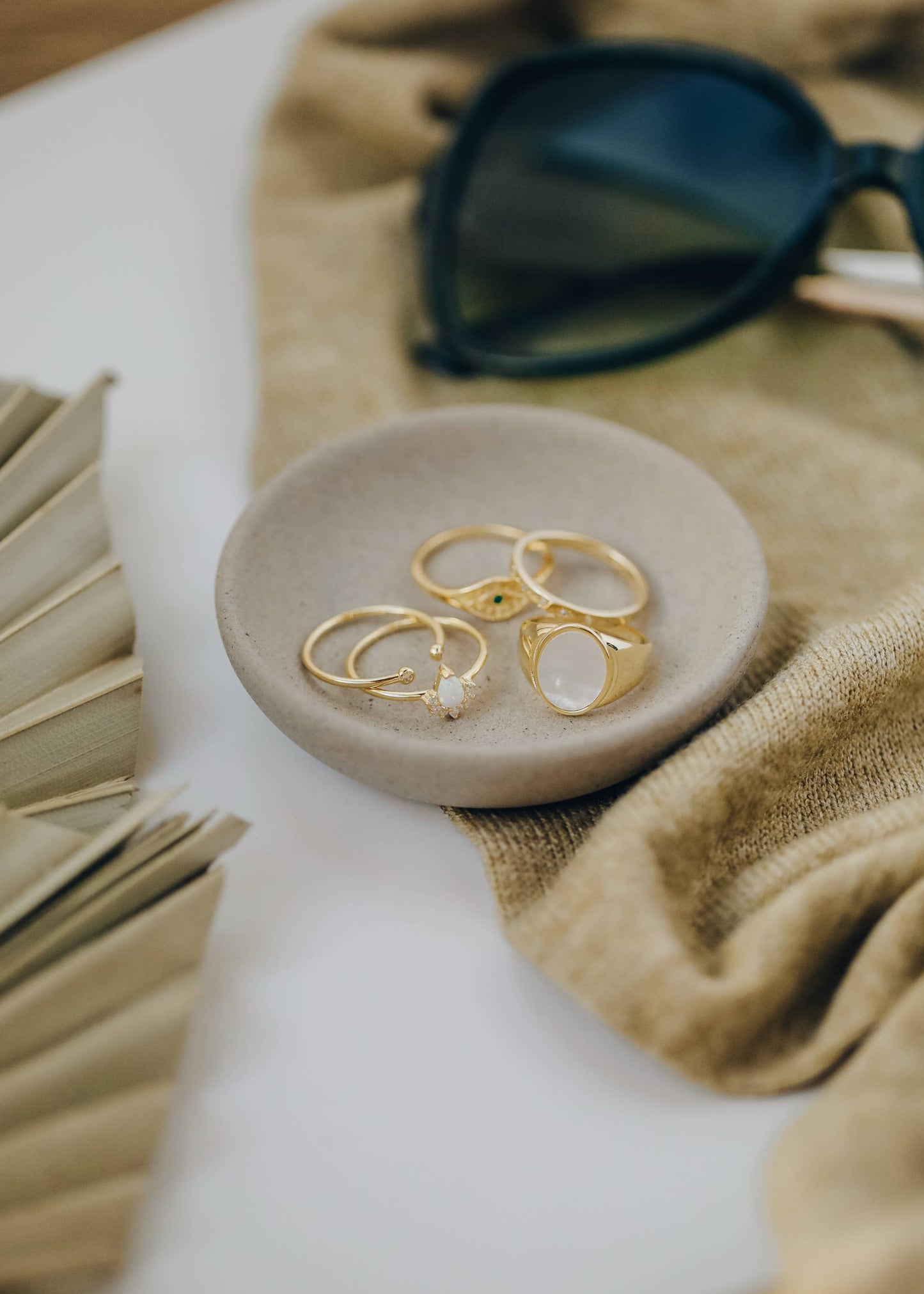 JaxKelly - Gold Rings - Mother of Pearl Signet: 8