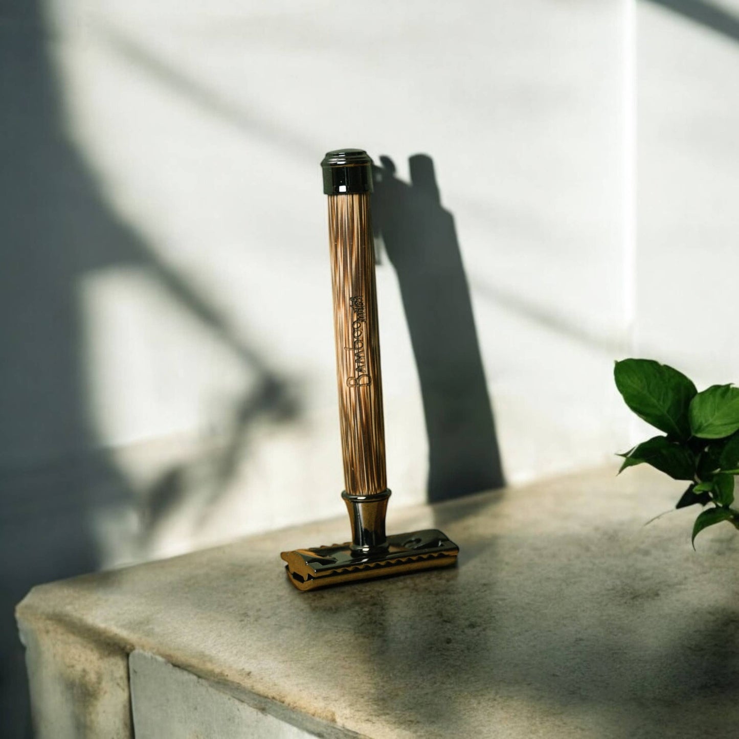 Bamboo Switch - Bamboo Stainless Steel Safety Razor | Faire Market : Curved Handle