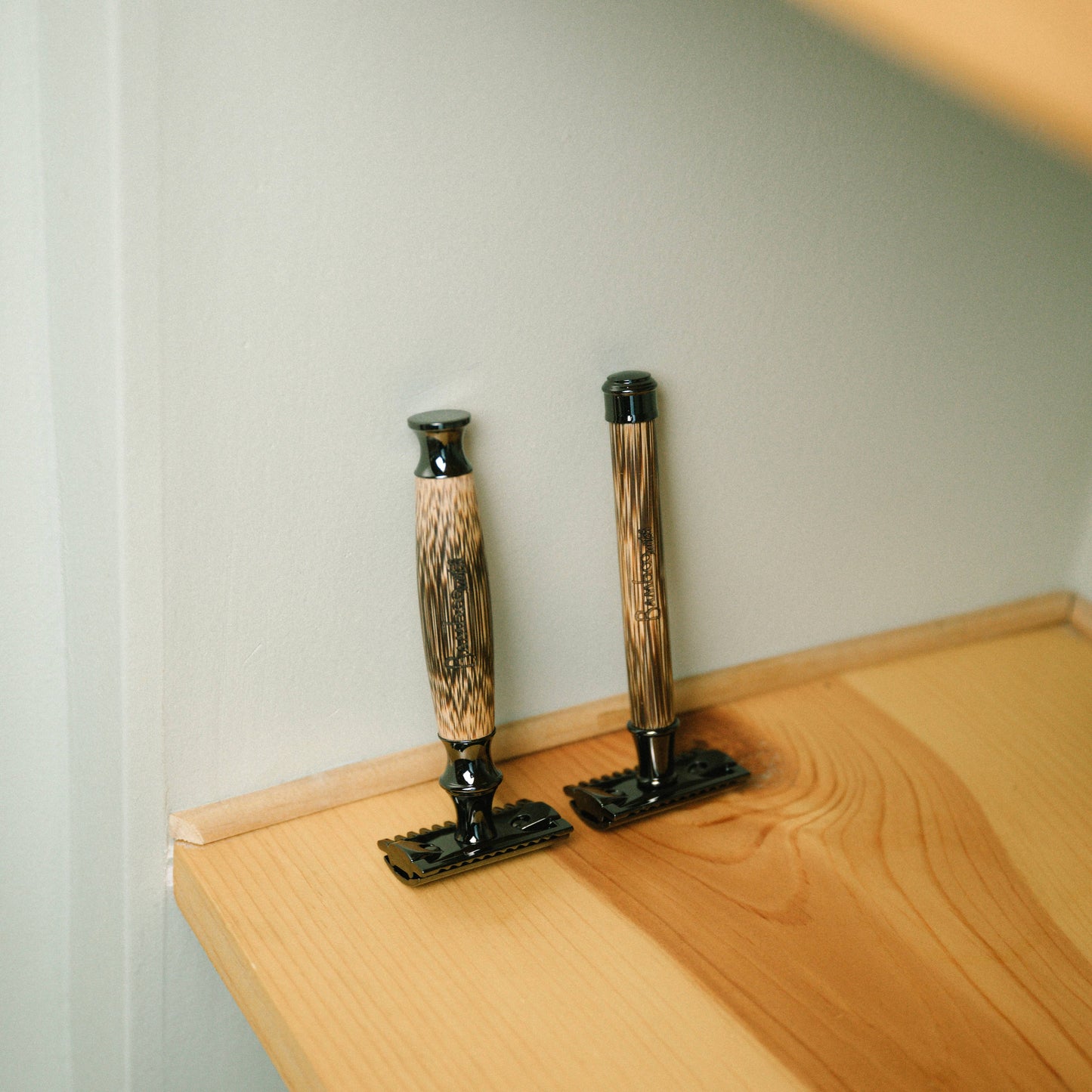 Bamboo Switch - Bamboo Stainless Steel Safety Razor | Faire Market : Curved Handle