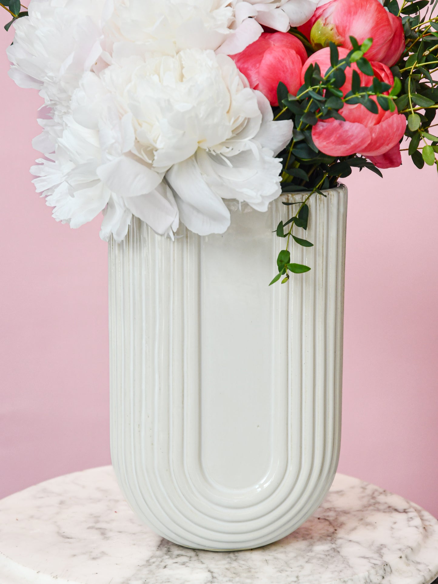 U-Shaped Eos Vase