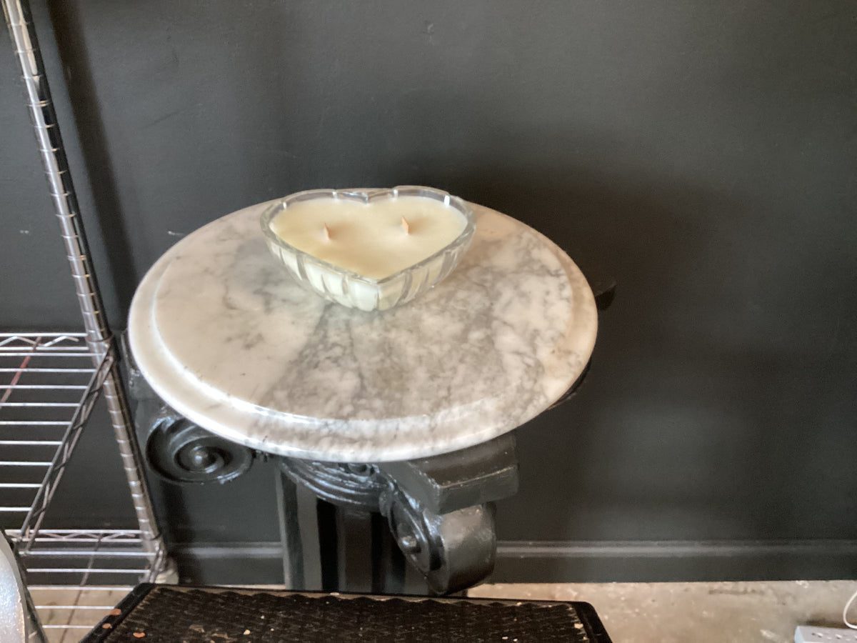 Vine and Dandy Heart Candle