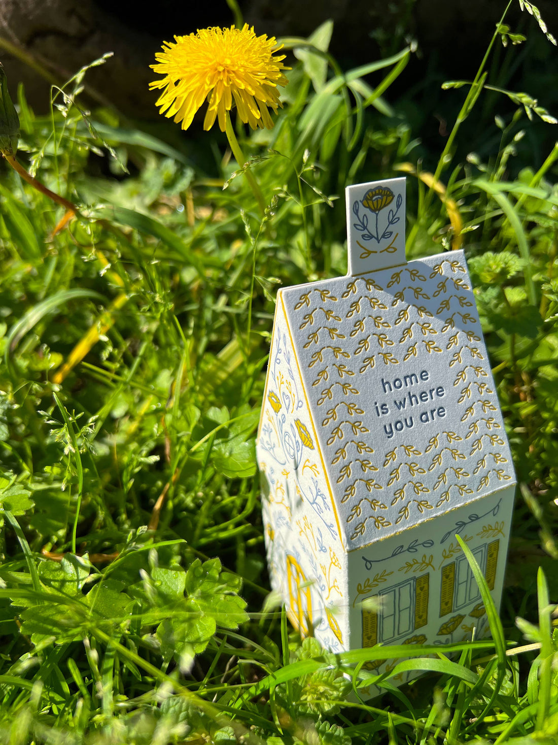Blackbird Letterpress - Home is where you are 3D house card