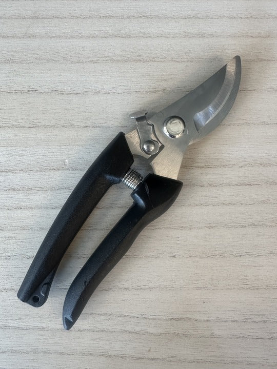 Floral Shears: Black