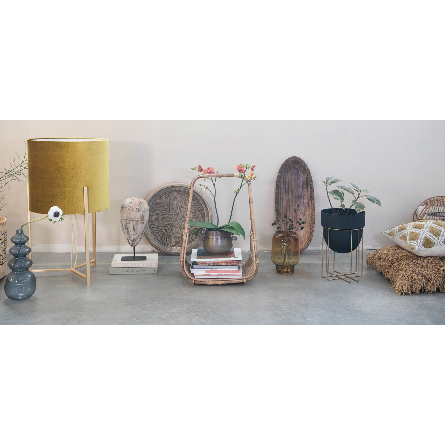 Metal Planter with Gold Stand, Black, 8"