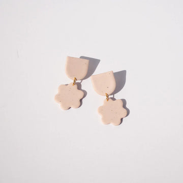 Tab Daisy Dangle-Sand Quartz