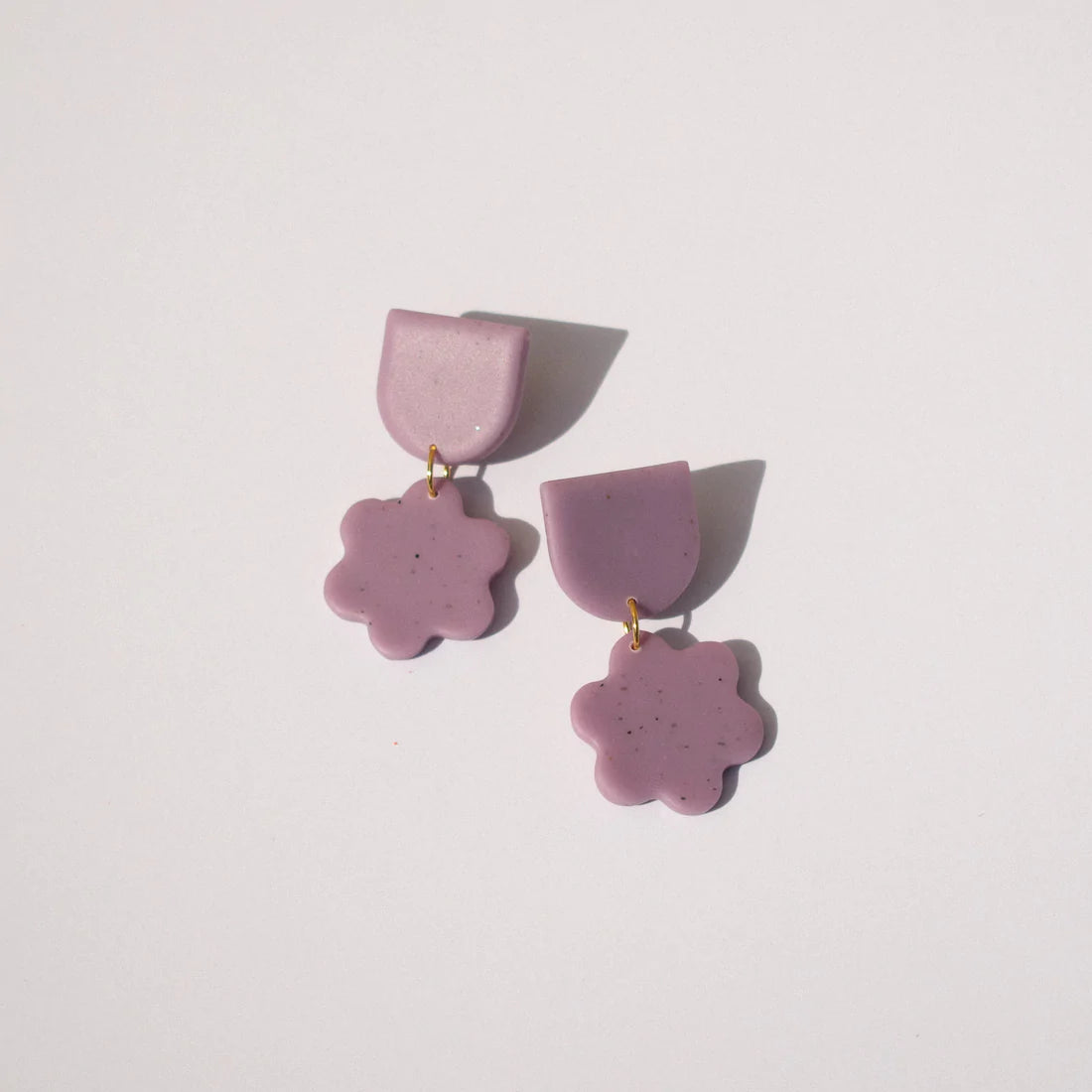 Tab Daisy Dangle-Wisteria